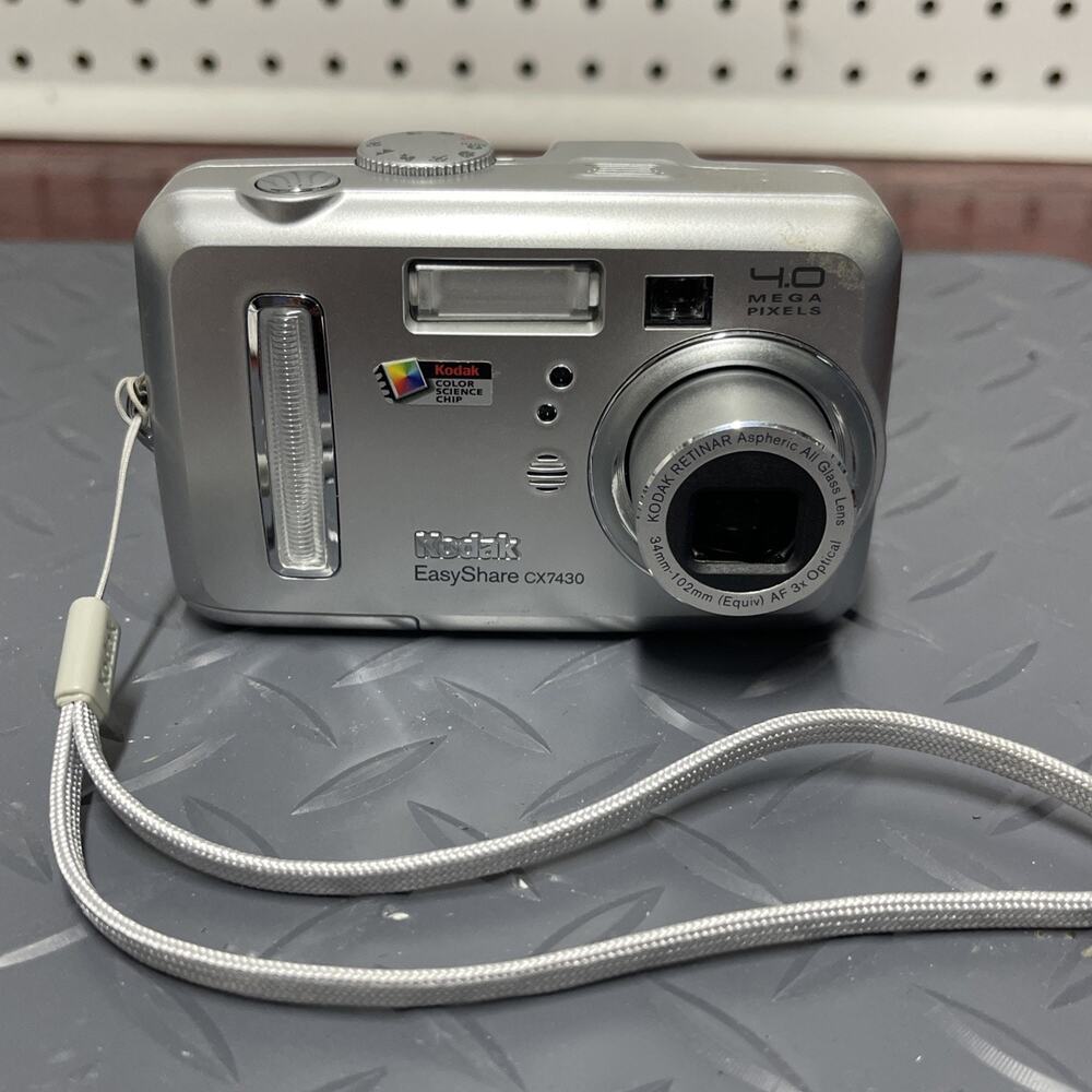 Kodak EasyShare CX7430 4.0MP Digital Camera Silver With 128 MB Memory Card Works